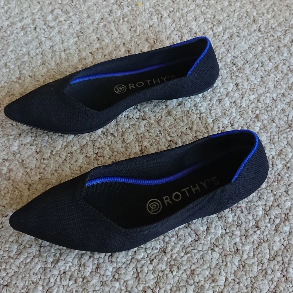 Rothy's the point Solid black flat size 7